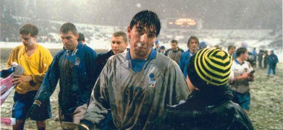 Gigi Buffon al termine di Russia - Italia del 29 ottobre 1997, il giorno del suo esordio nella Nazionale Maggiore Gigi Buffon al termine di Russia - Italia del 29 ottobre 1997, il giorno del suo esordio nella Nazionale Maggiore